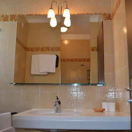Garni Rivabella Au Lac 3*