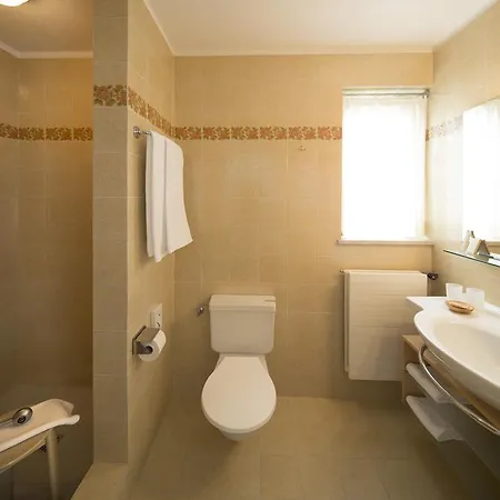 Hotel Garni Rivabella Au Lac Brissago TI